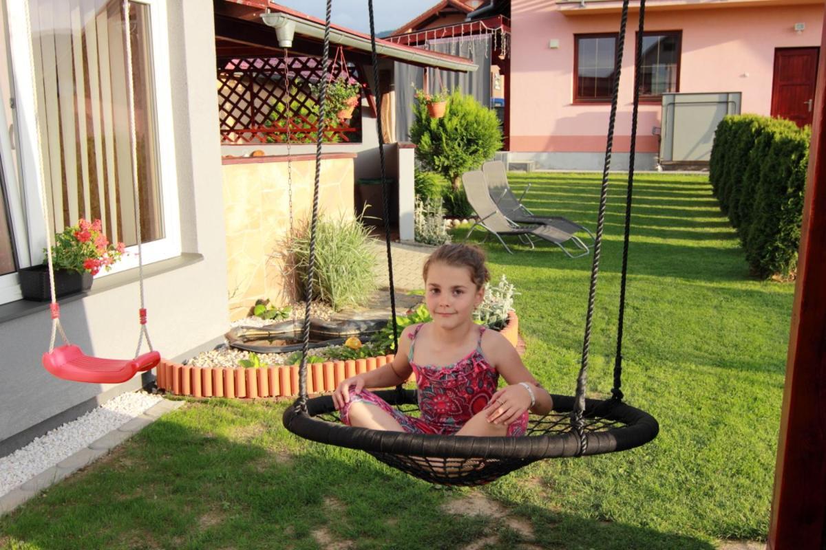 Apartmánový dom Stela Bešeňová Exteriér fotografie