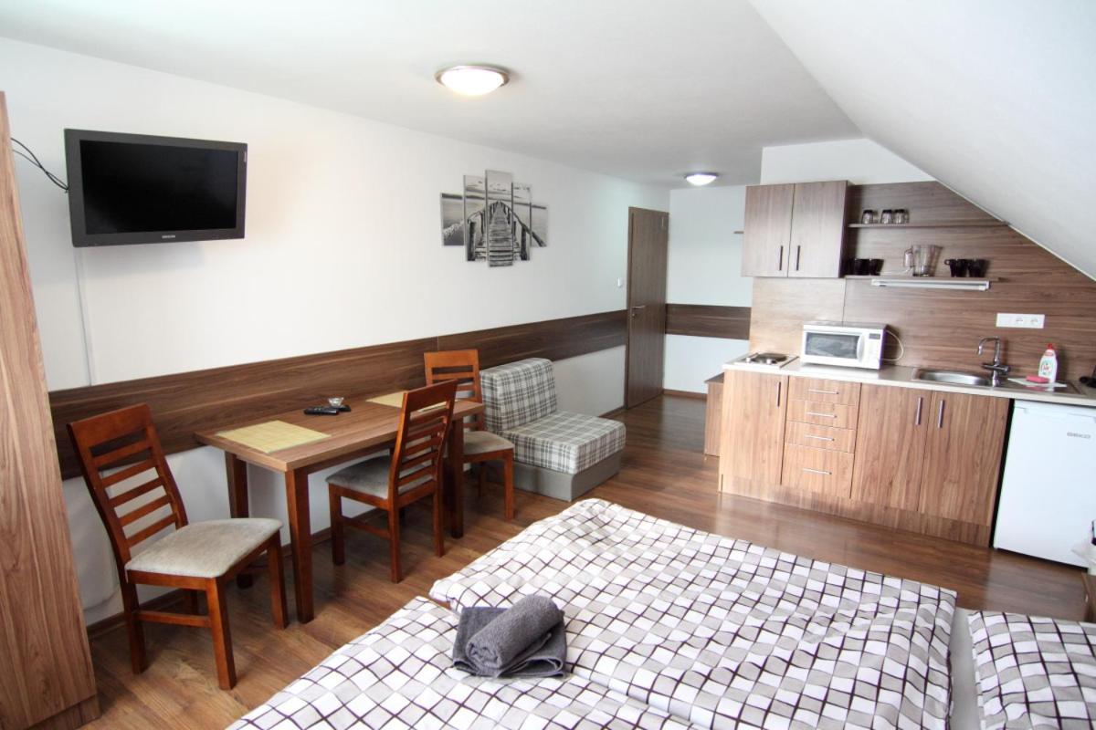 Apartmánový dom Stela Bešeňová Exteriér fotografie