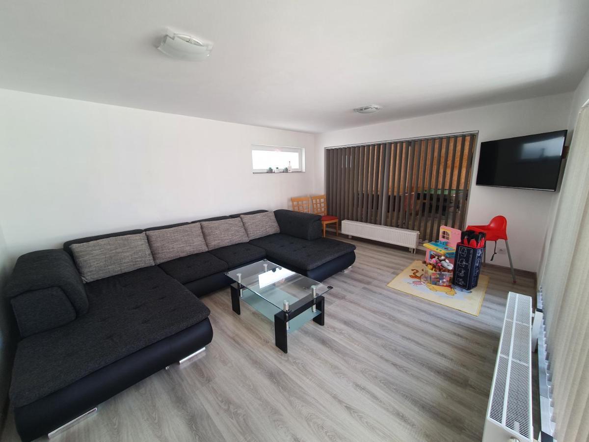 Apartmánový dom Stela Bešeňová Exteriér fotografie