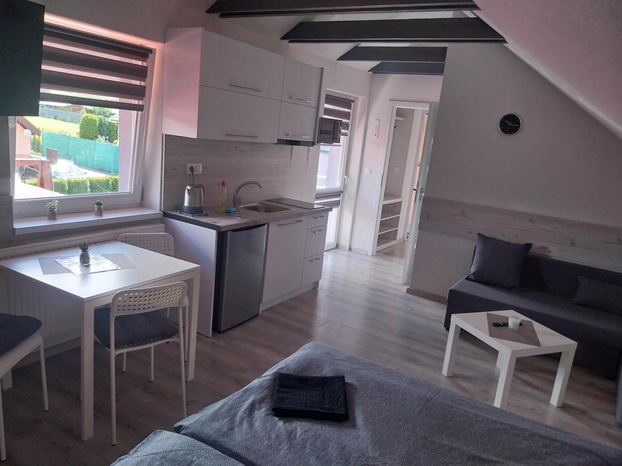 Apartmánový dom Stela Bešeňová Exteriér fotografie