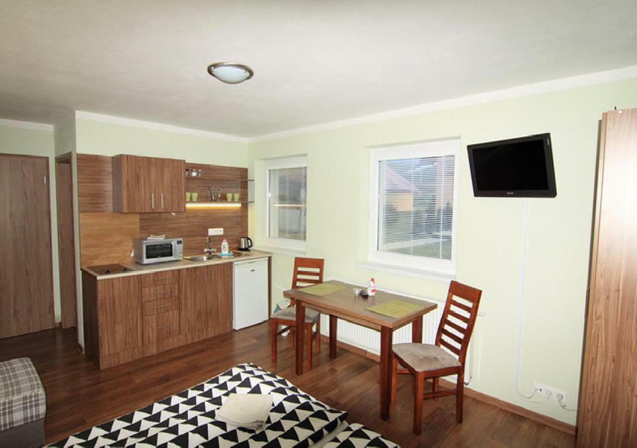 Apartmánový dom Stela Bešeňová Exteriér fotografie