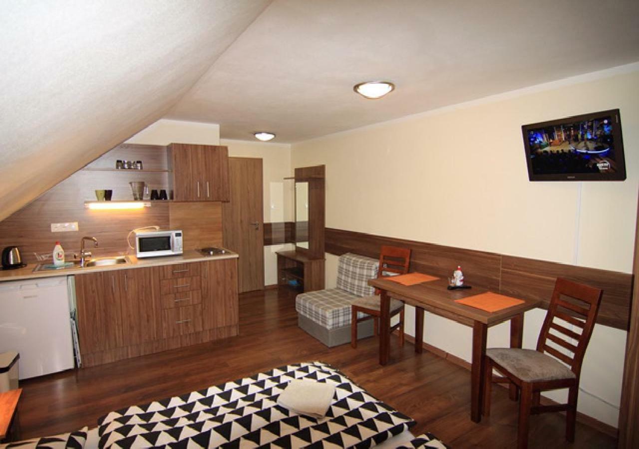 Apartmánový dom Stela Bešeňová Exteriér fotografie