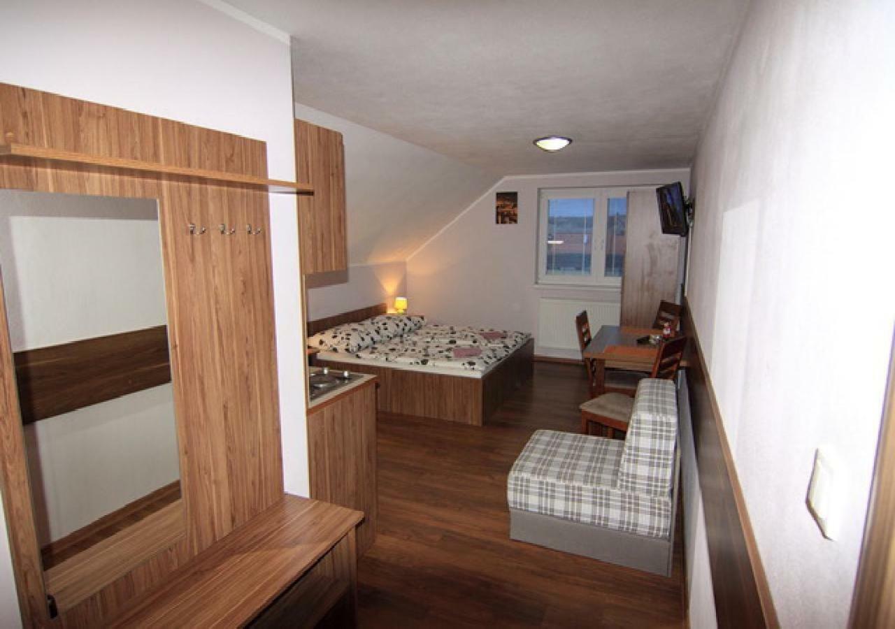 Apartmánový dom Stela Bešeňová Exteriér fotografie